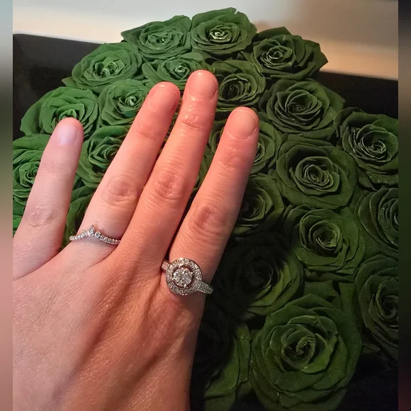 Moissanite 0.8 Ct Silver Ring Size 7 Beautiful Elegant Sparkle Dazzle Gem - Picture 3 of 6